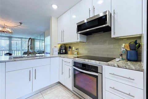 Condominio en venta en Tarpon Springs, Florida, 2 dormitorios, 98.94 m2 № 2406701 - foto 23