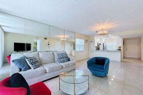 Condominio en venta en Tarpon Springs, Florida, 2 dormitorios, 98.94 m2 № 2406701 - foto 17