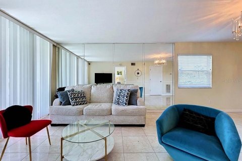 Condominio en venta en Tarpon Springs, Florida, 2 dormitorios, 98.94 m2 № 2406701 - foto 14