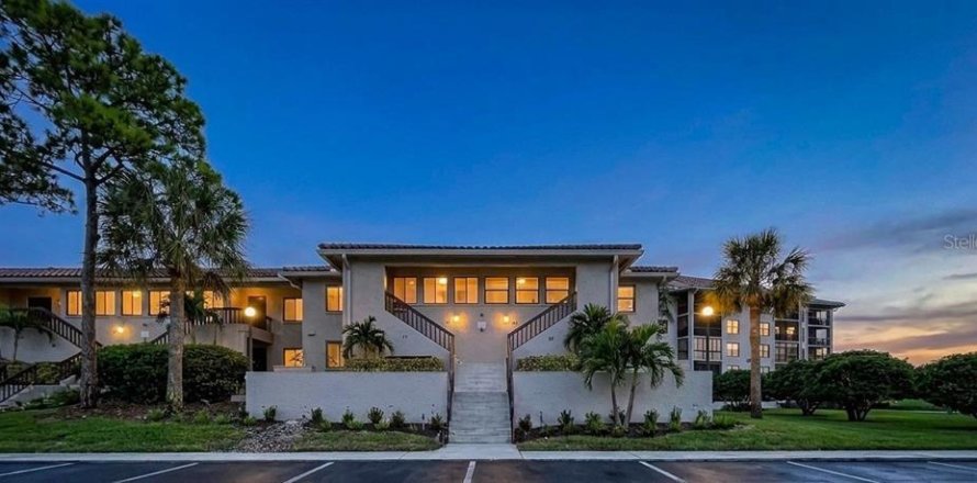 Condominio en Tarpon Springs, Florida, 2 dormitorios № 2406701