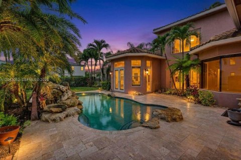 House in Boynton Beach, Florida 6 bedrooms, 421.59 sq.m. № 2181429 - photo 2