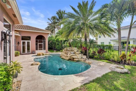 House in Boynton Beach, Florida 6 bedrooms, 421.59 sq.m. № 2181429 - photo 19