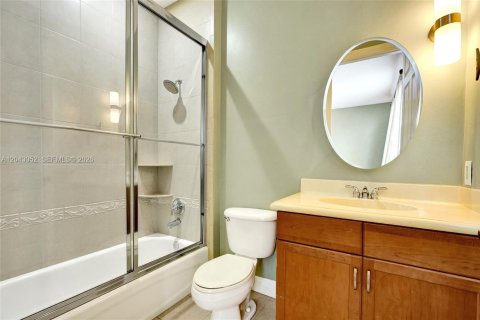House in Boynton Beach, Florida 6 bedrooms, 421.59 sq.m. № 2181429 - photo 24