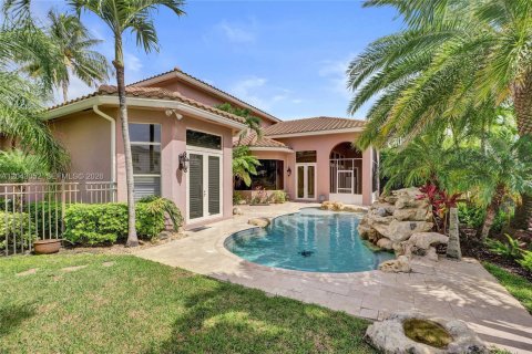 House in Boynton Beach, Florida 6 bedrooms, 421.59 sq.m. № 2181429 - photo 18