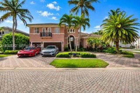 House in Boynton Beach, Florida 6 bedrooms, 421.59 sq.m. № 2181429