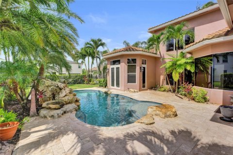 House in Boynton Beach, Florida 6 bedrooms, 421.59 sq.m. № 2181429 - photo 20