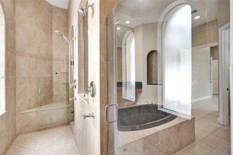 House in Boynton Beach, Florida 6 bedrooms, 421.59 sq.m. № 2181429 - photo 9