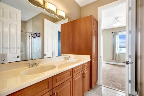 House in Boynton Beach, Florida 6 bedrooms, 421.59 sq.m. № 2181429 - photo 22