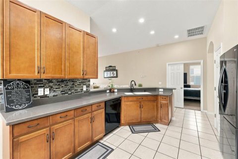 Villa ou maison à vendre à Zephyrhills, Floride: 4 chambres, 193.24 m2 № 2407159 - photo 10
