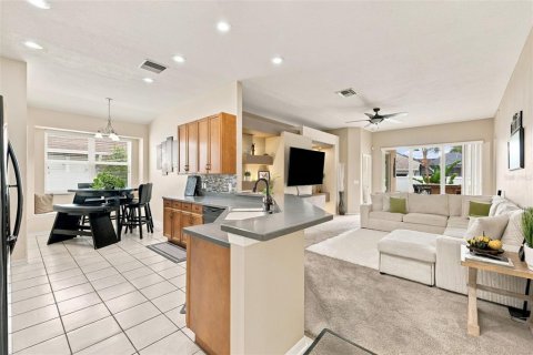 Villa ou maison à vendre à Zephyrhills, Floride: 4 chambres, 193.24 m2 № 2407159 - photo 4