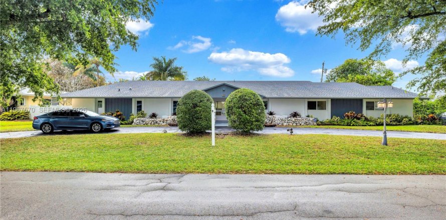 Villa ou maison à Hollywood, Floride 6 chambres, 318.1 m2 № 2029692