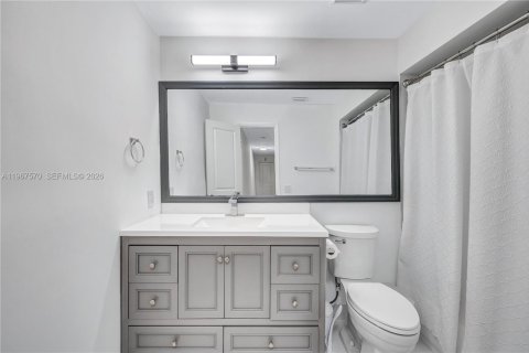 Villa ou maison à vendre à Hollywood, Floride: 6 chambres, 318.1 m2 № 2029692 - photo 17