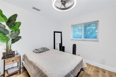 Villa ou maison à vendre à Hollywood, Floride: 6 chambres, 318.1 m2 № 2029692 - photo 20