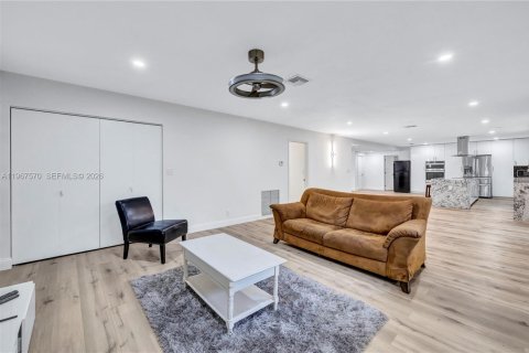 Villa ou maison à vendre à Hollywood, Floride: 6 chambres, 318.1 m2 № 2029692 - photo 3