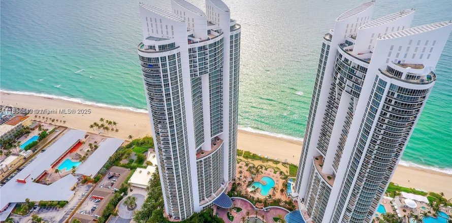 Condo in Sunny Isles Beach, Florida, 1 bedroom № 1933345