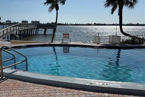 Condominio en alquiler en Madeira Beach, Florida, 1 dormitorio, 75.72 m2 № 2218070 - foto 15