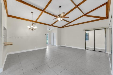Casa en venta en Sunrise, Florida, 4 dormitorios, 158.58 m2 № 1932839 - foto 4
