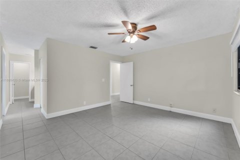 Casa en venta en Sunrise, Florida, 4 dormitorios, 158.58 m2 № 1932839 - foto 23