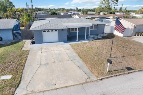 House in Holiday, Florida 2 bedrooms, 88.07 sq.m. № 2096732