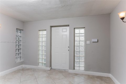 Casa en alquiler en Fort Lauderdale, Florida, 3 dormitorios, 118.64 m2 № 1948568 - foto 12