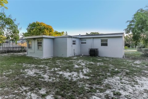 Casa en alquiler en Fort Lauderdale, Florida, 3 dormitorios, 118.64 m2 № 1948568 - foto 14