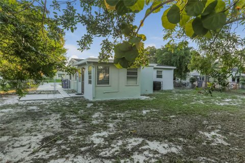 Casa en alquiler en Fort Lauderdale, Florida, 3 dormitorios, 118.64 m2 № 1948568 - foto 15