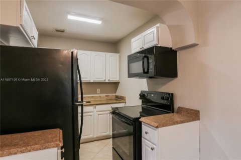 Casa en alquiler en Fort Lauderdale, Florida, 3 dormitorios, 118.64 m2 № 1948568 - foto 6