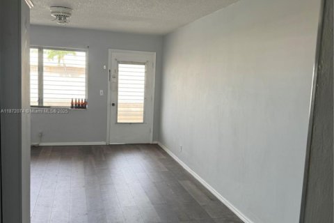 Купить кондоминиум в Халландейл-Бич, Флорида 1 спальня, 58.06м2, № 1980708 - фото 26