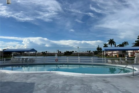 Купить кондоминиум в Халландейл-Бич, Флорида 1 спальня, 58.06м2, № 1980708 - фото 4