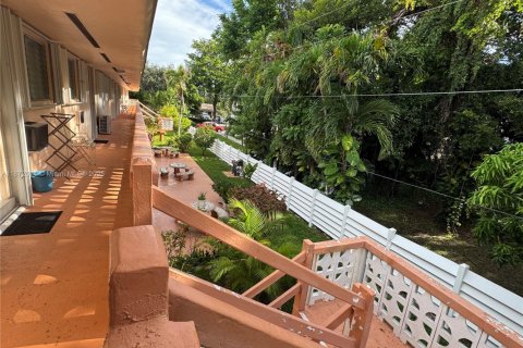 Купить кондоминиум в Халландейл-Бич, Флорида 1 спальня, 58.06м2, № 1980708 - фото 22