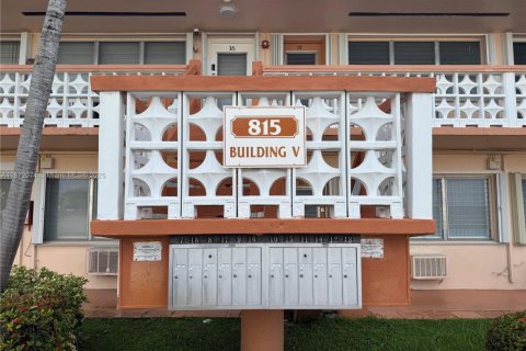 Купить кондоминиум в Халландейл-Бич, Флорида 1 спальня, 58.06м2, № 1980708 - фото 7