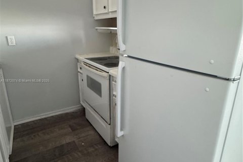 Купить кондоминиум в Халландейл-Бич, Флорида 1 спальня, 58.06м2, № 1980708 - фото 12