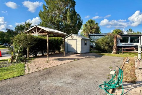 Terreno en venta en Silver Springs Shores, Florida № 1674084 - foto 1