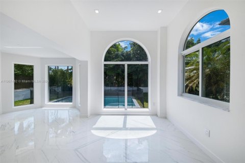 Casa en Miami Beach, Florida 4 dormitorios, 274.06 m2 № 2012544