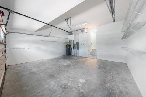 Casa en alquiler en Miami Beach, Florida, 4 dormitorios, 274.06 m2 № 2012544 - foto 28