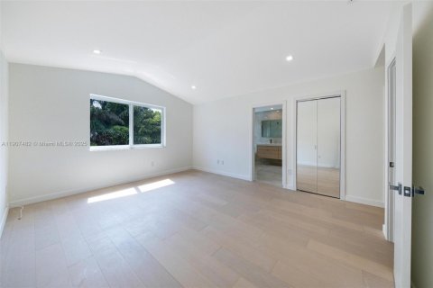 Casa en alquiler en Miami Beach, Florida, 4 dormitorios, 274.06 m2 № 2012544 - foto 14