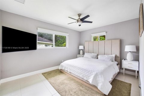 Снять в аренду виллу или дом в Бискейн-Парк, Флорида 3 спальни, 247.96м2, № 1477622 - фото 23