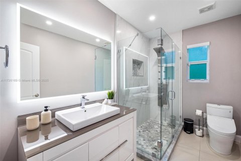 Снять в аренду виллу или дом в Бискейн-Парк, Флорида 3 спальни, 247.96м2, № 1477622 - фото 26