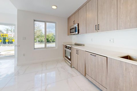 Купить таунхаус в Хомстед, Флорида 4 спальни, 131.74м2, № 2032016 - фото 2