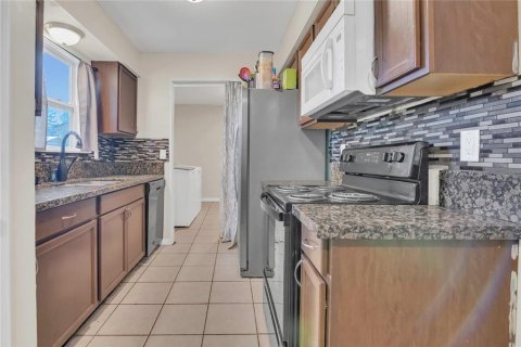 House in Bartow, Florida 3 bedrooms, 112.88 sq.m. № 1662410 - photo 9