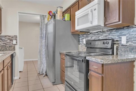 House in Bartow, Florida 3 bedrooms, 112.88 sq.m. № 1662410 - photo 8