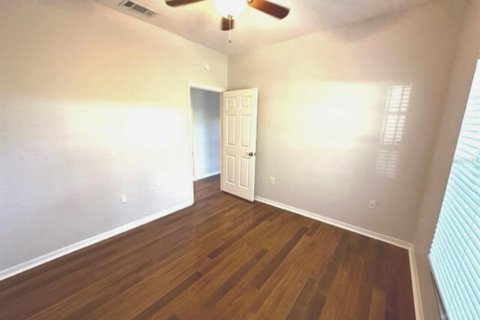 Condo in Winter Haven, Florida, 2 bedrooms № 2237625 - photo 11