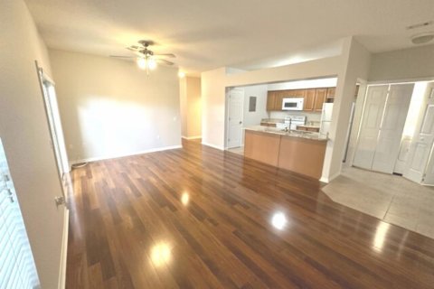 Condo in Winter Haven, Florida, 2 bedrooms № 2237625 - photo 2