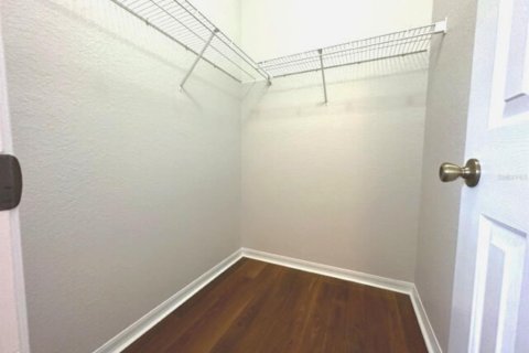 Condo in Winter Haven, Florida, 2 bedrooms № 2237625 - photo 13