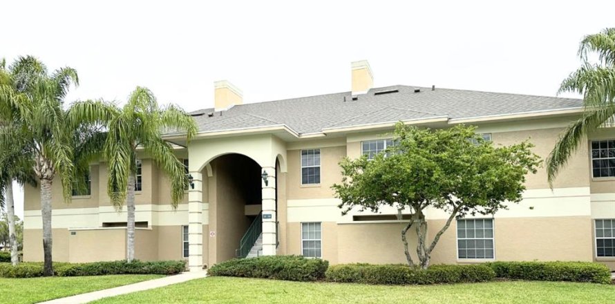 Condo in Winter Haven, Florida, 2 bedrooms № 2237625