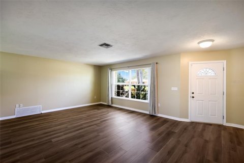 Villa ou maison à vendre à Sarasota, Floride: 2 chambres, 164.44 m2 № 2418566 - photo 6