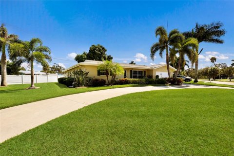 Villa ou maison à vendre à Sarasota, Floride: 2 chambres, 164.44 m2 № 2418566 - photo 3