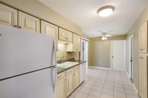 Villa ou maison à vendre à Sarasota, Floride: 2 chambres, 164.44 m2 № 2418566 - photo 18