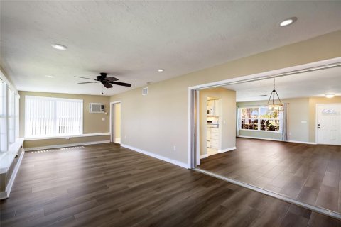 Villa ou maison à vendre à Sarasota, Floride: 2 chambres, 164.44 m2 № 2418566 - photo 12