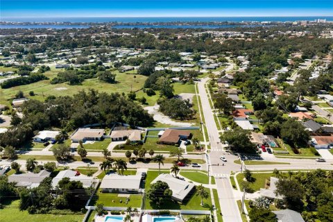 Villa ou maison à vendre à Sarasota, Floride: 2 chambres, 164.44 m2 № 2418566 - photo 2